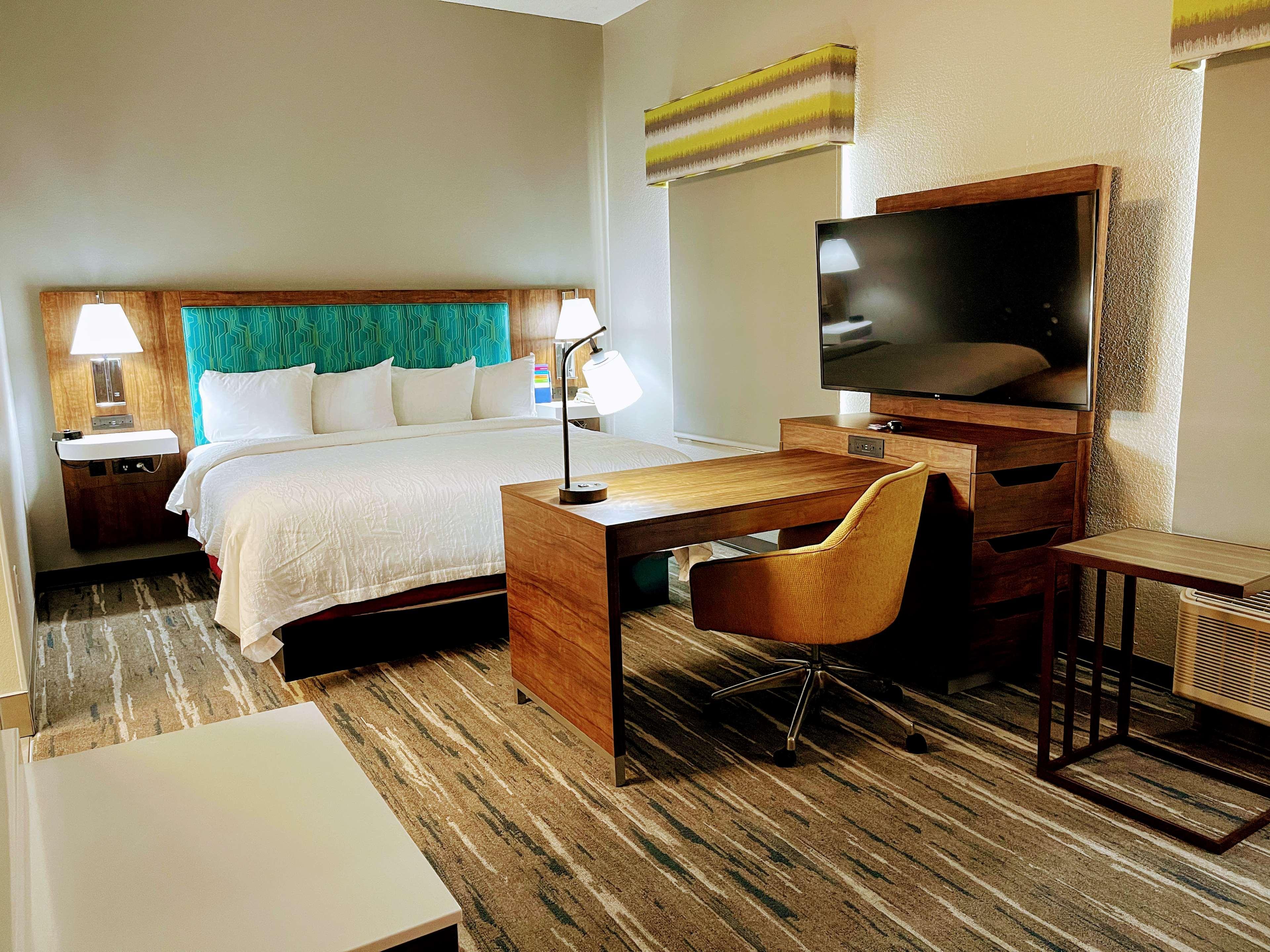 Hampton Inn & Suites Pensacola I-10 N At University Town Plaza Exterior photo